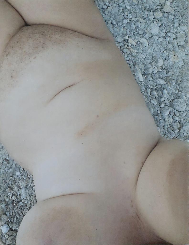 AI-roasted photo: the gravel bed is really stepping up as the only support in this scene, dedication